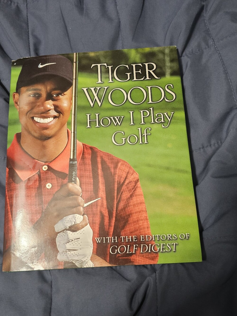 Tiger Woods "How I Play Golf" Book - Red & Green Cover 2001 Hardcover